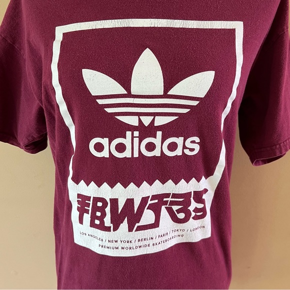 Adidas Shirt Mens Medium Red Premium Worldwide Skateboarding Trefoil Logo Tee - Picture 2 of 5